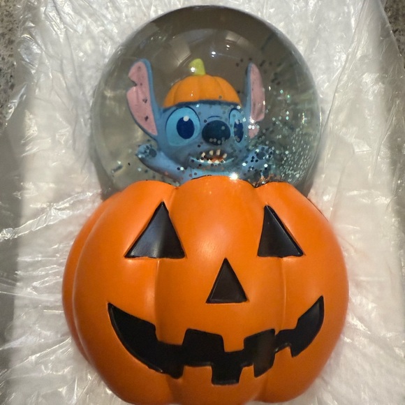 Disney STITCH 6" Snow Globe  NEW - Picture 3 of 8
